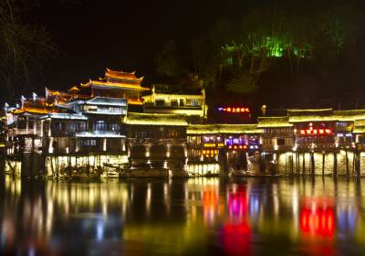 夜游鳳凰古城，感受別樣的古城美